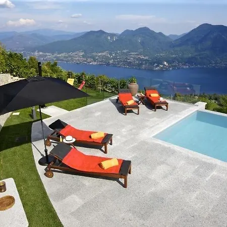 Villa Sleeps 16