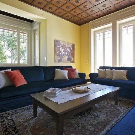 Sleeps 16 *