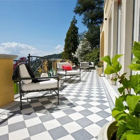 Sleeps 16 Villa