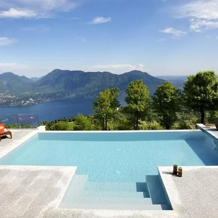 Sleeps 16 Villa *