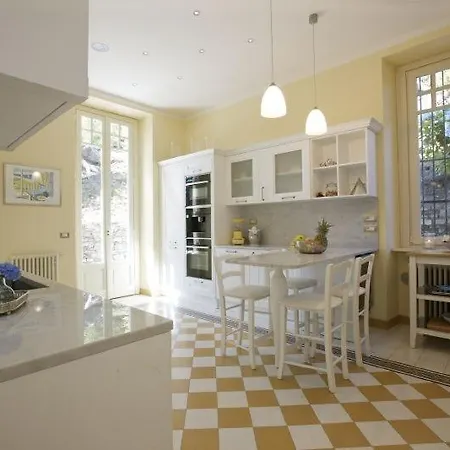 Sleeps 16 Premeno