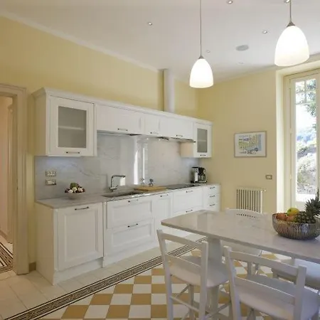 Sleeps 16 * Premeno