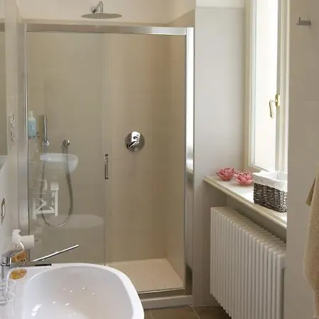 Sleeps 16 * Premeno